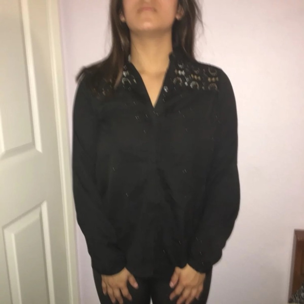 Cute black shirt